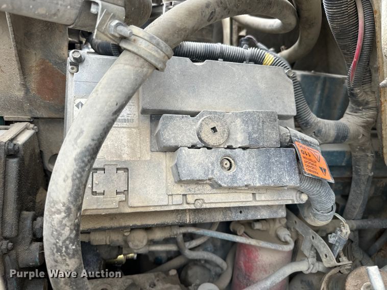 image for item OF9992 1999 International 8100 water truck