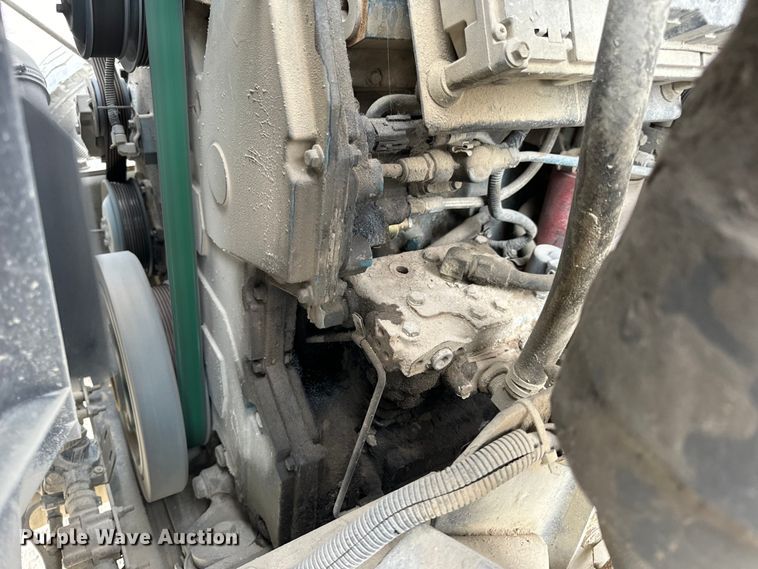 image for item OF9992 1999 International 8100 water truck