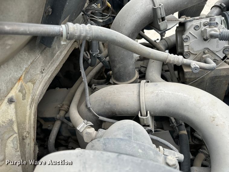 image for item OF9992 1999 International 8100 water truck