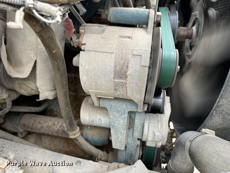 image for item OF9992 1999 International 8100 water truck