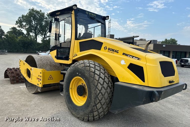 image for item OF9993 2017 Bomag BW211DH-5 single drum vibratory roller