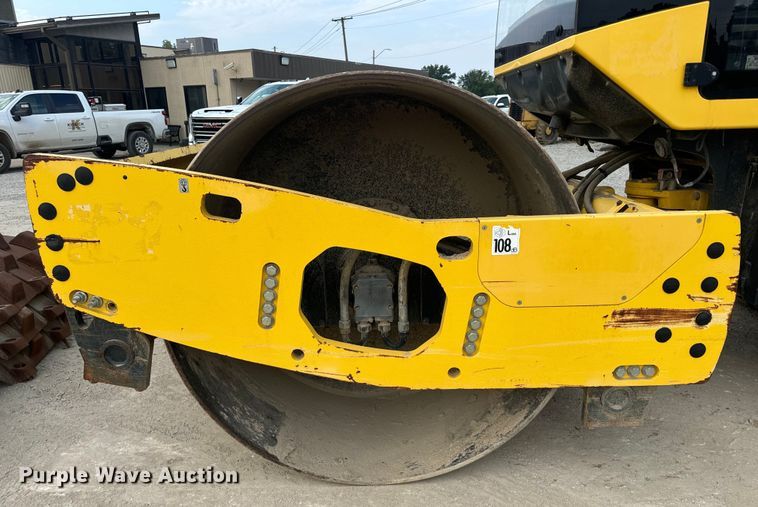 image for item OF9993 2017 Bomag BW211DH-5 single drum vibratory roller