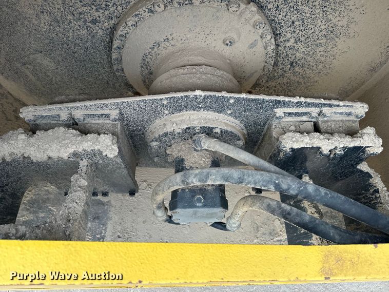 image for item OF9993 2017 Bomag BW211DH-5 single drum vibratory roller