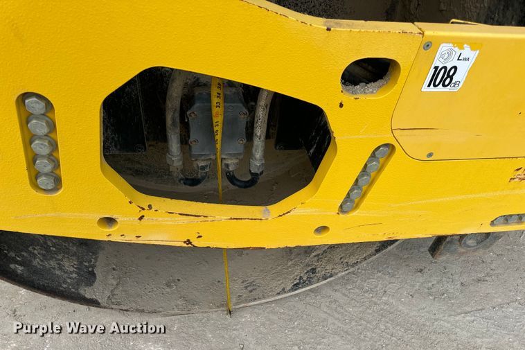image for item OF9993 2017 Bomag BW211DH-5 single drum vibratory roller