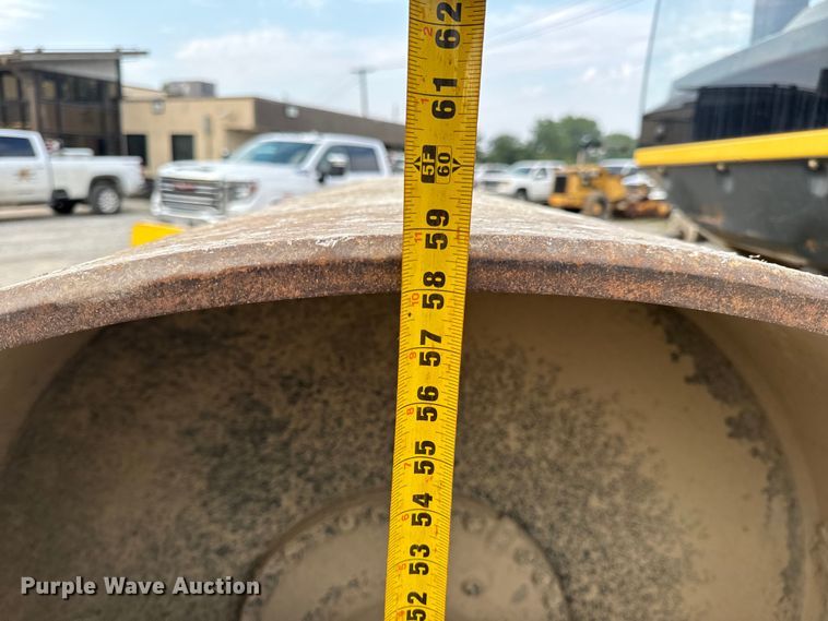 image for item OF9993 2017 Bomag BW211DH-5 single drum vibratory roller