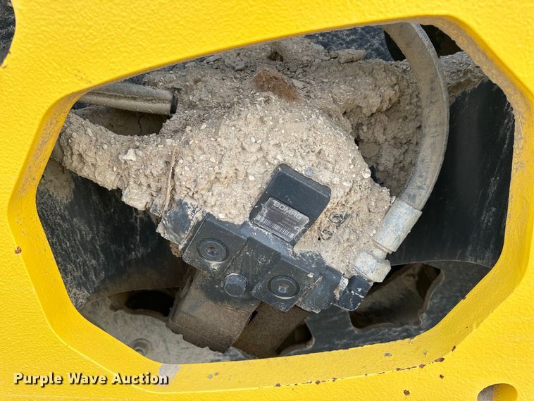 image for item OF9993 2017 Bomag BW211DH-5 single drum vibratory roller