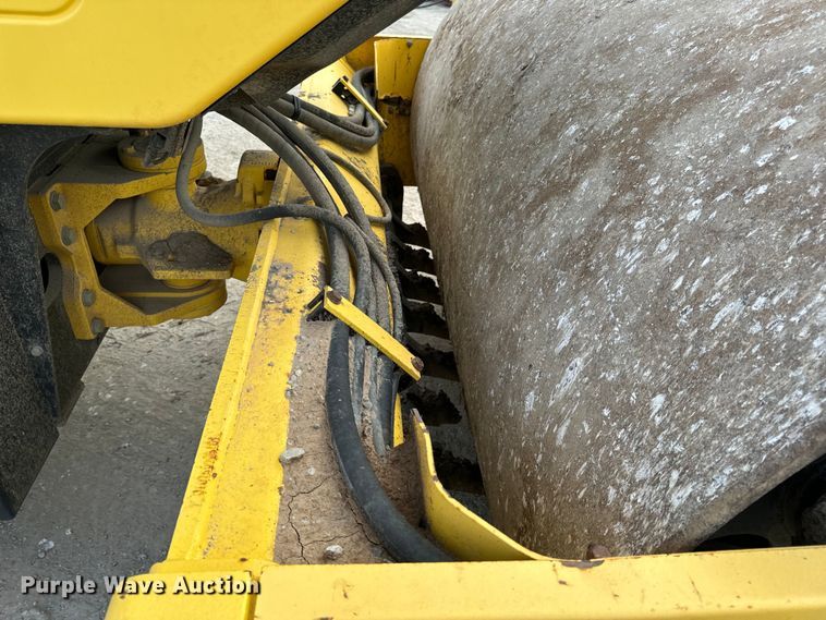 image for item OF9993 2017 Bomag BW211DH-5 single drum vibratory roller