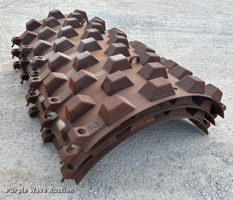 image for item OF9993 2017 Bomag BW211DH-5 single drum vibratory roller