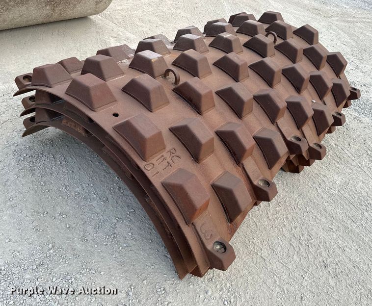 image for item OF9993 2017 Bomag BW211DH-5 single drum vibratory roller