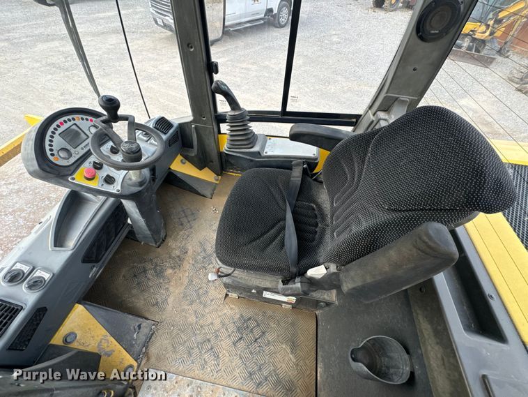 image for item OF9993 2017 Bomag BW211DH-5 single drum vibratory roller