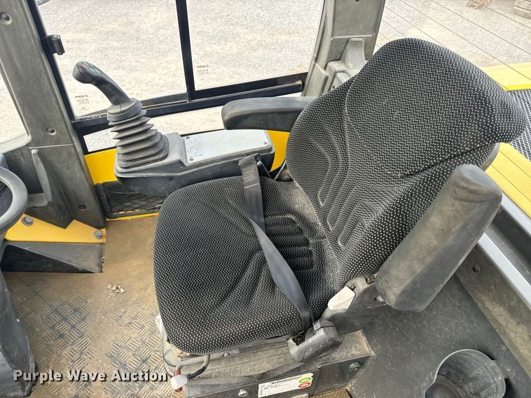 image for item OF9993 2017 Bomag BW211DH-5 single drum vibratory roller