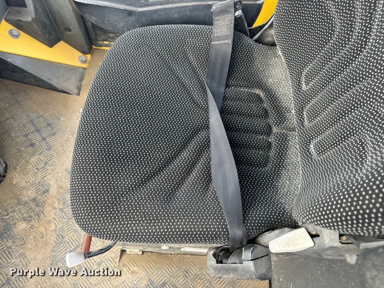 image for item OF9993 2017 Bomag BW211DH-5 single drum vibratory roller