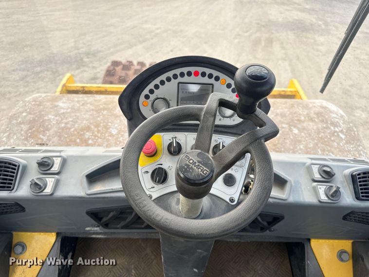 image for item OF9993 2017 Bomag BW211DH-5 single drum vibratory roller