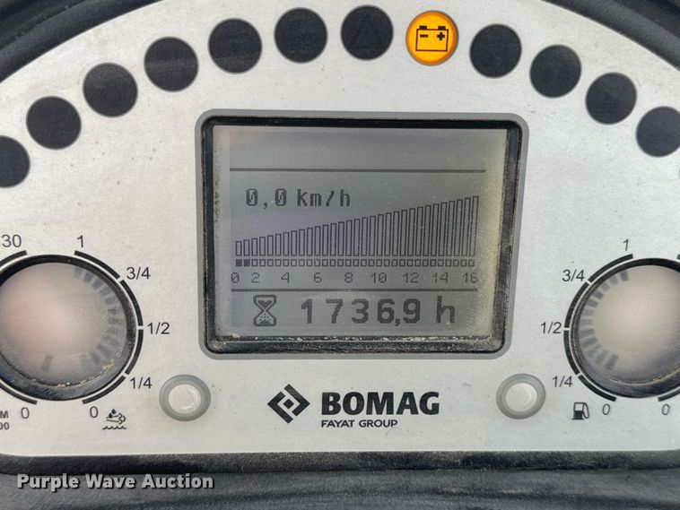 image for item OF9993 2017 Bomag BW211DH-5 single drum vibratory roller