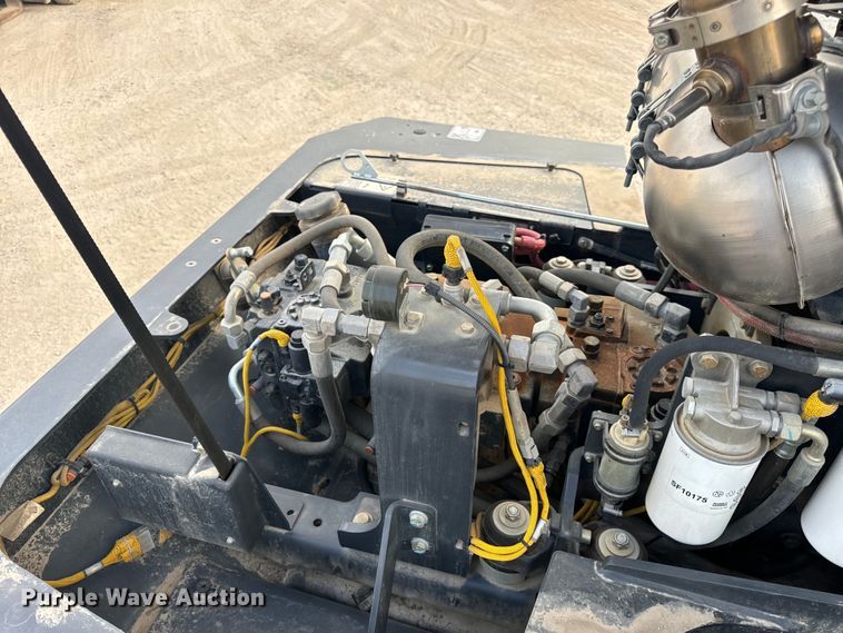 image for item OF9993 2017 Bomag BW211DH-5 single drum vibratory roller