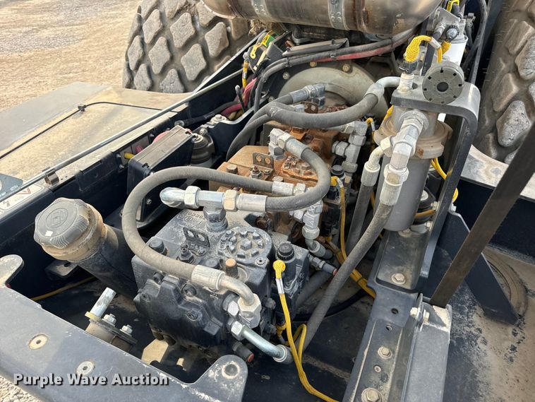 image for item OF9993 2017 Bomag BW211DH-5 single drum vibratory roller