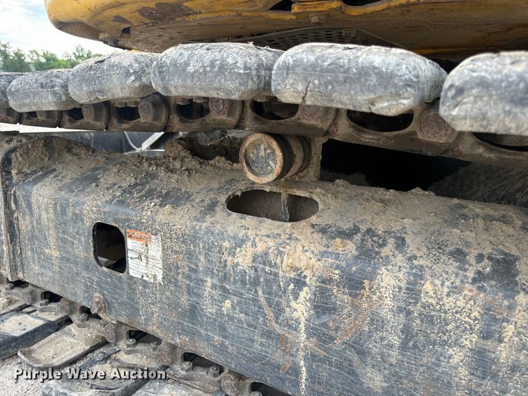 image for item OF9995 2012 Komatsu  PC55MR-3 mini excavator