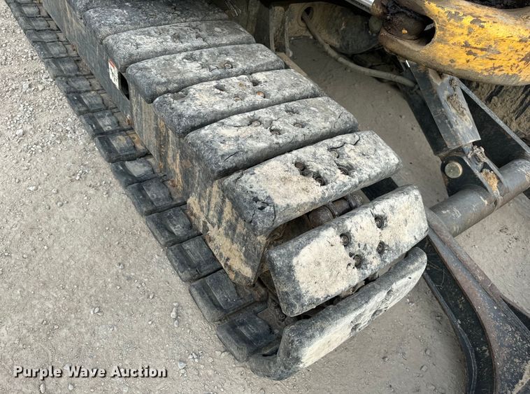 image for item OF9995 2012 Komatsu  PC55MR-3 mini excavator