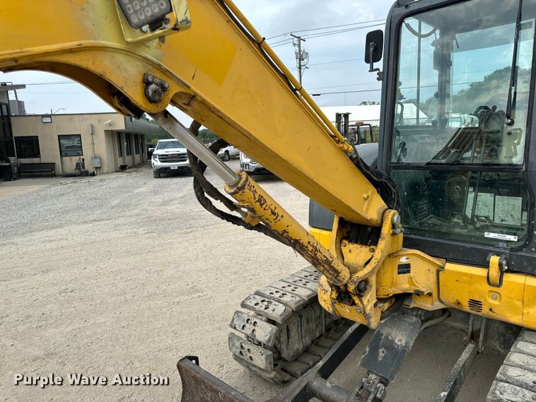image for item OF9996 2012 Komatsu PC55MR-3 mini excavator