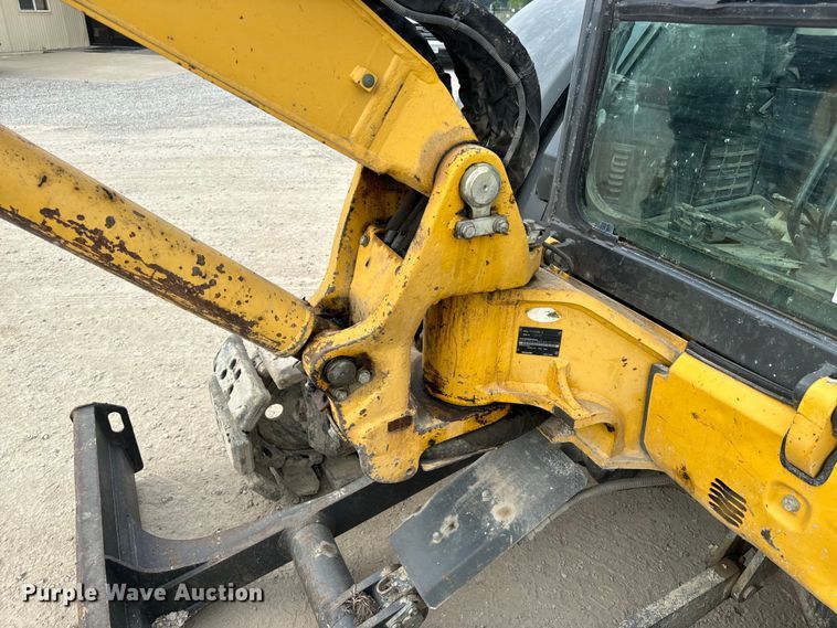 image for item OF9996 2012 Komatsu PC55MR-3 mini excavator