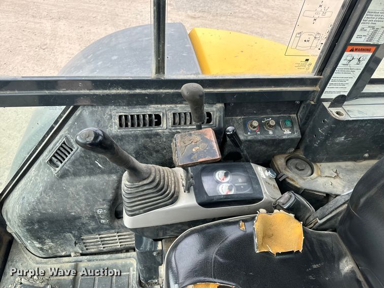 image for item OF9996 2012 Komatsu PC55MR-3 mini excavator