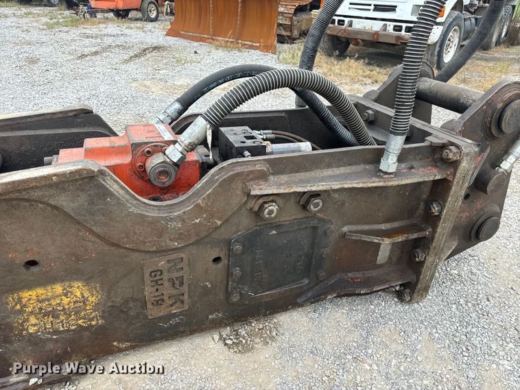 image for item OF9997 NPK GH-18 breaker