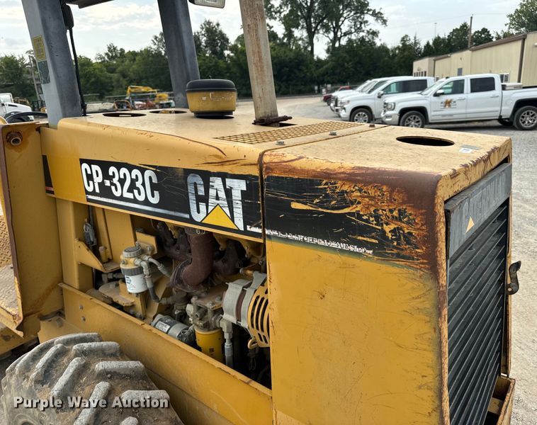 image for item OF9998 2002 Caterpillar  CP-323C single drum vibratory roller