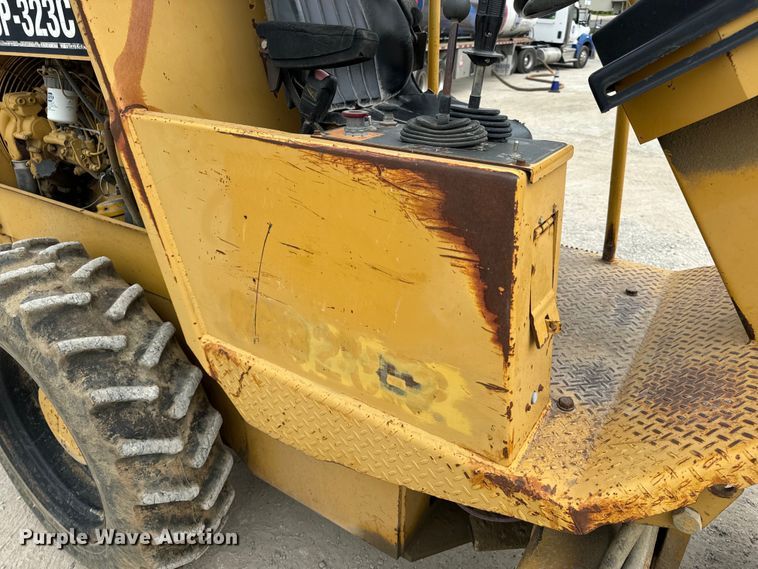 image for item OF9998 2002 Caterpillar  CP-323C single drum vibratory roller