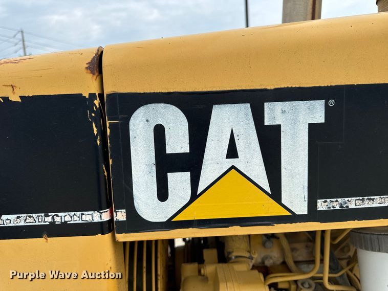 image for item OF9998 2002 Caterpillar  CP-323C single drum vibratory roller