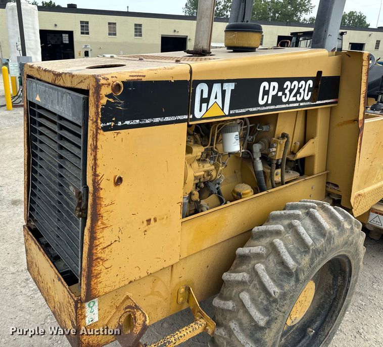 image for item OF9998 2002 Caterpillar  CP-323C single drum vibratory roller