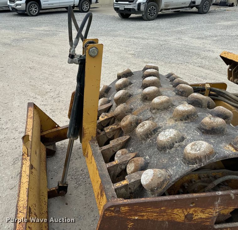 image for item OF9998 2002 Caterpillar  CP-323C single drum vibratory roller