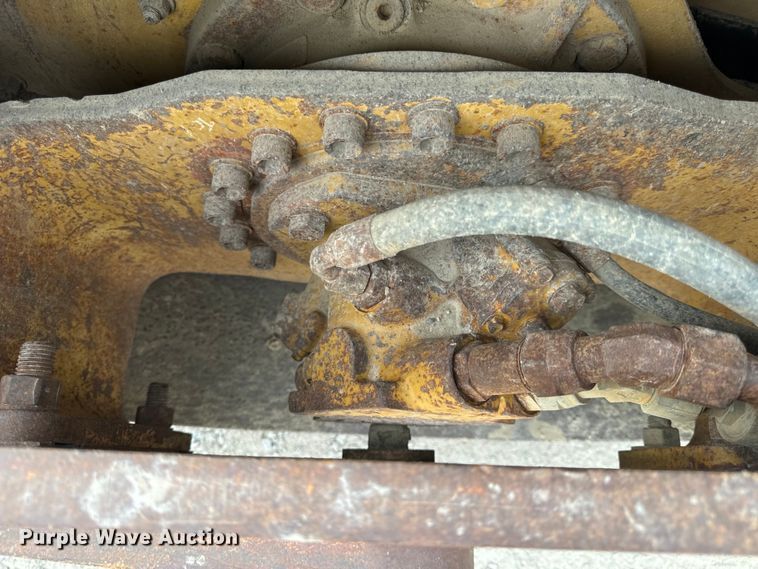 image for item OF9998 2002 Caterpillar  CP-323C single drum vibratory roller