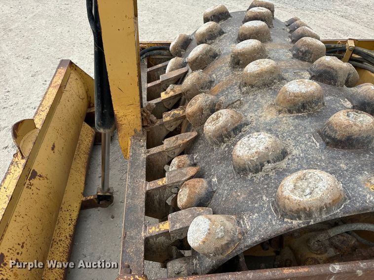 image for item OF9998 2002 Caterpillar  CP-323C single drum vibratory roller