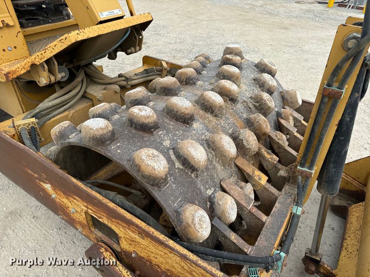 image for item OF9998 2002 Caterpillar  CP-323C single drum vibratory roller