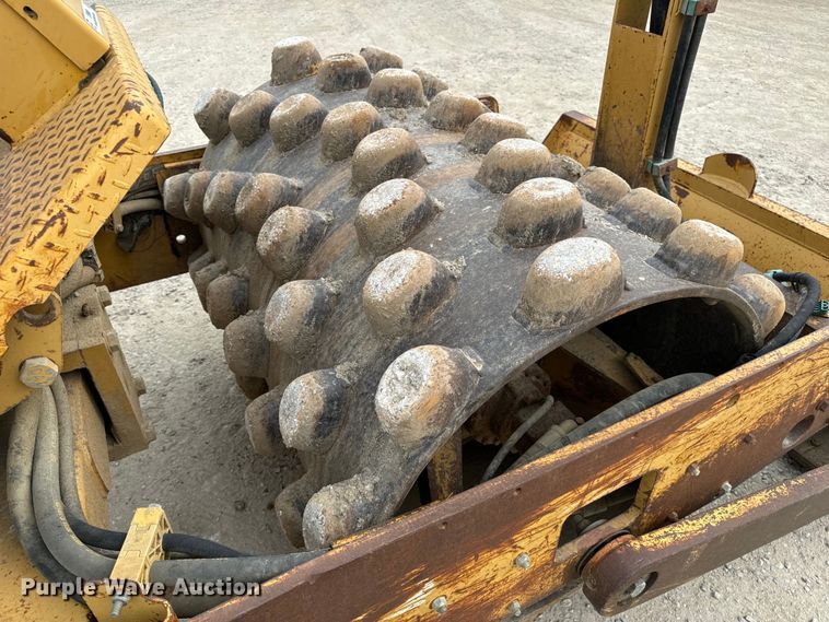 image for item OF9998 2002 Caterpillar  CP-323C single drum vibratory roller