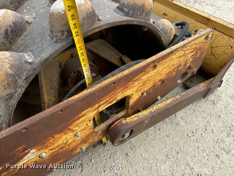 image for item OF9998 2002 Caterpillar  CP-323C single drum vibratory roller