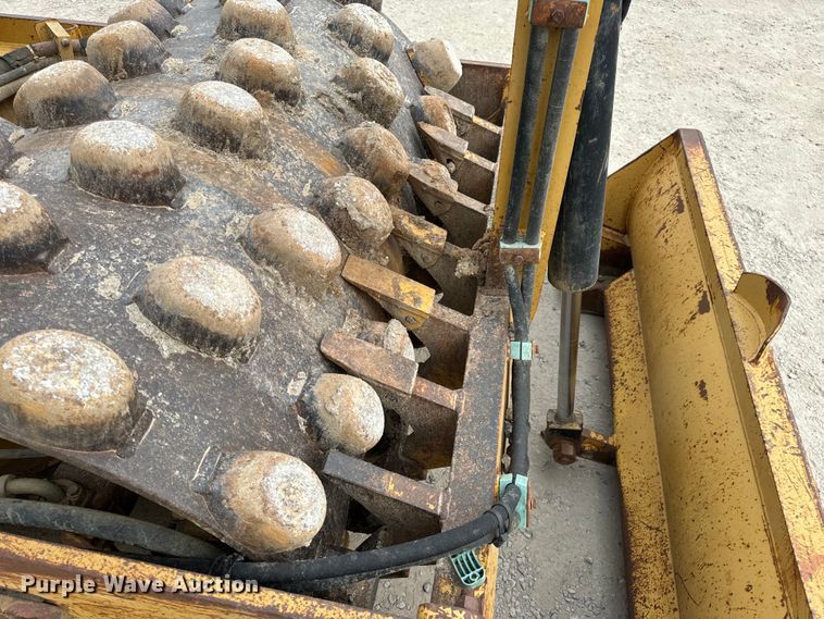 image for item OF9998 2002 Caterpillar  CP-323C single drum vibratory roller