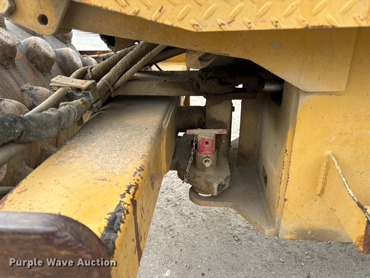 image for item OF9998 2002 Caterpillar  CP-323C single drum vibratory roller