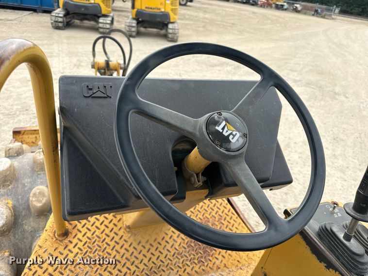 image for item OF9998 2002 Caterpillar  CP-323C single drum vibratory roller