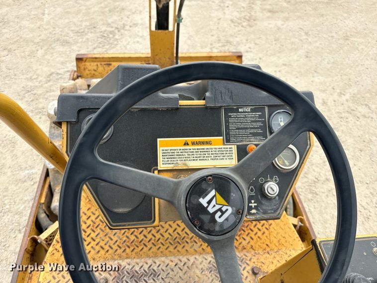 image for item OF9998 2002 Caterpillar  CP-323C single drum vibratory roller