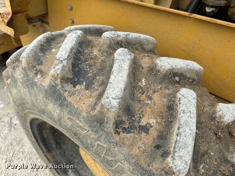 image for item OF9998 2002 Caterpillar  CP-323C single drum vibratory roller