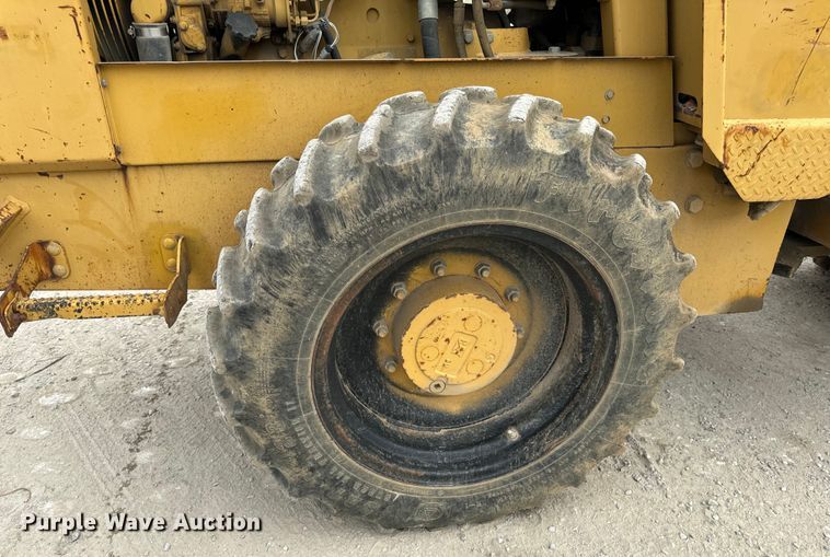 image for item OF9998 2002 Caterpillar  CP-323C single drum vibratory roller