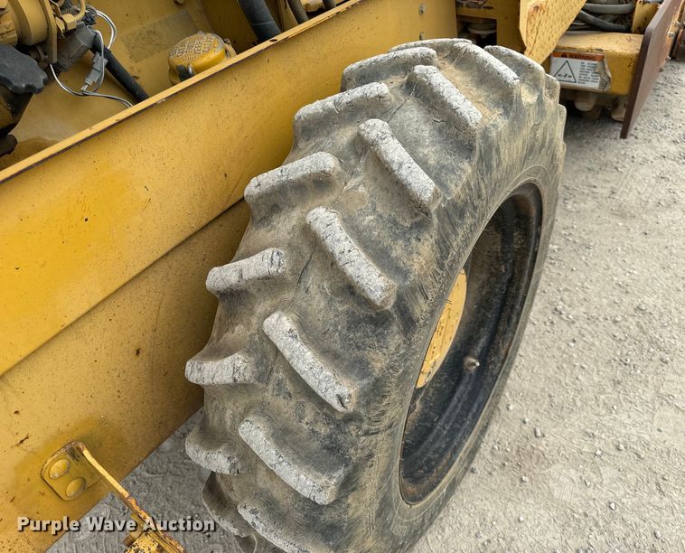 image for item OF9998 2002 Caterpillar  CP-323C single drum vibratory roller