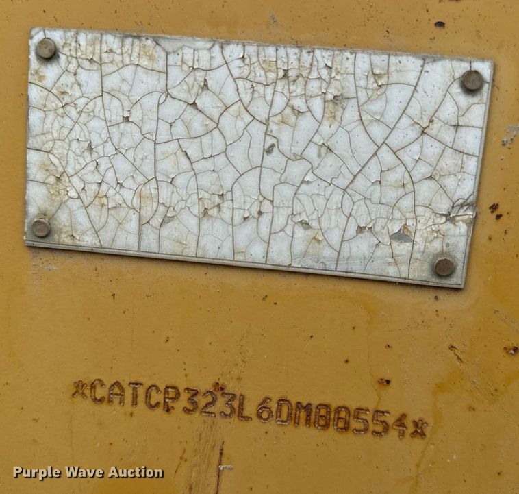 image for item OF9998 2002 Caterpillar  CP-323C single drum vibratory roller