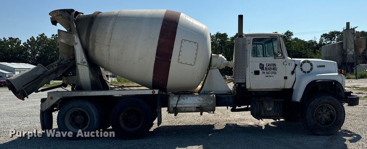 image for item OG9629 1995 Ford  LT8000 ready mix truck