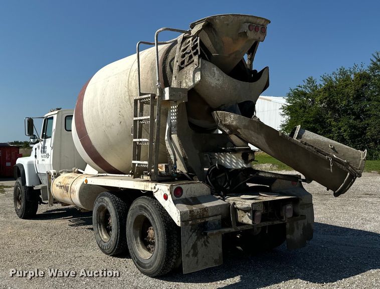 image for item OG9629 1995 Ford  LT8000 ready mix truck