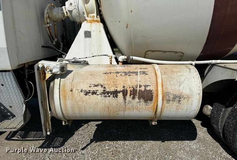 image for item OG9629 1995 Ford  LT8000 ready mix truck