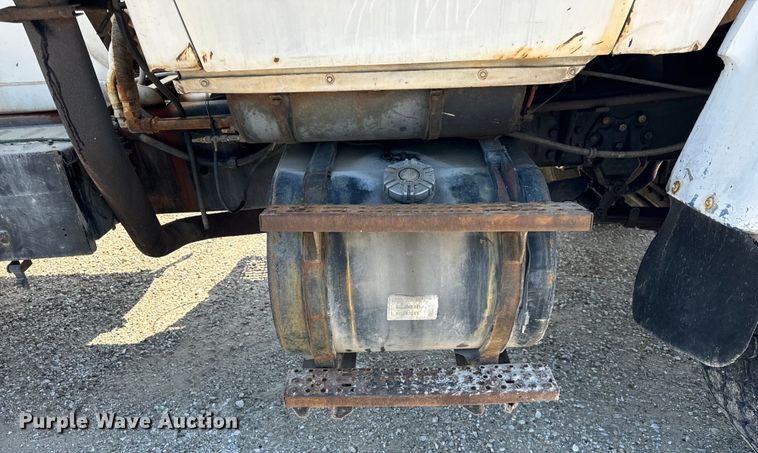 image for item OG9629 1995 Ford  LT8000 ready mix truck