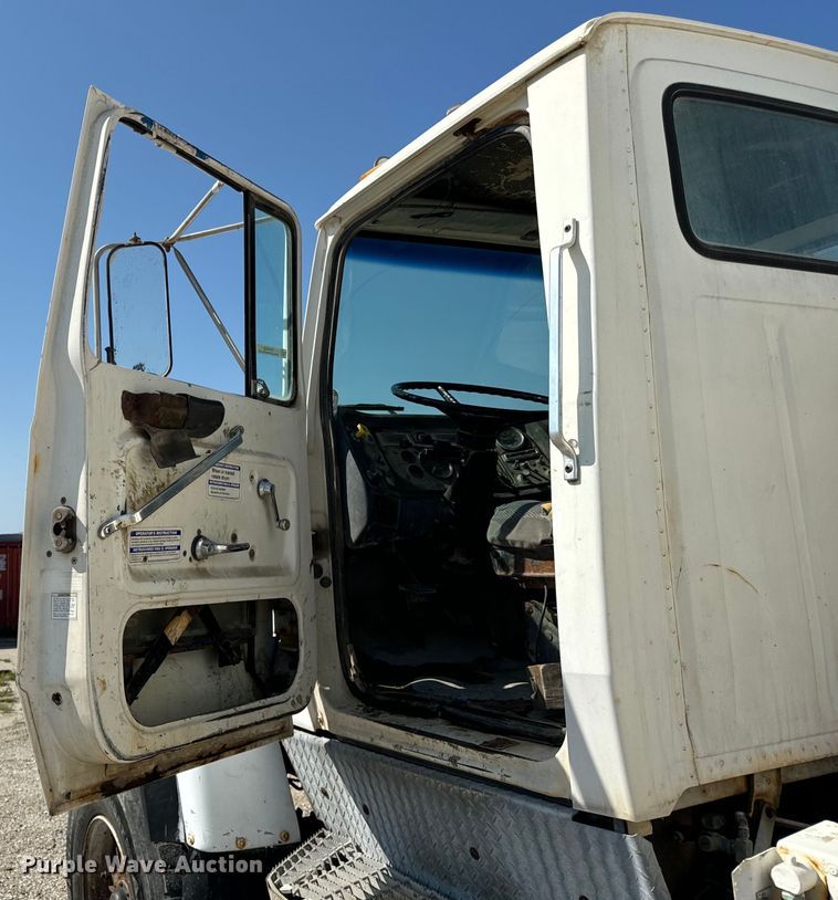 image for item OG9629 1995 Ford  LT8000 ready mix truck