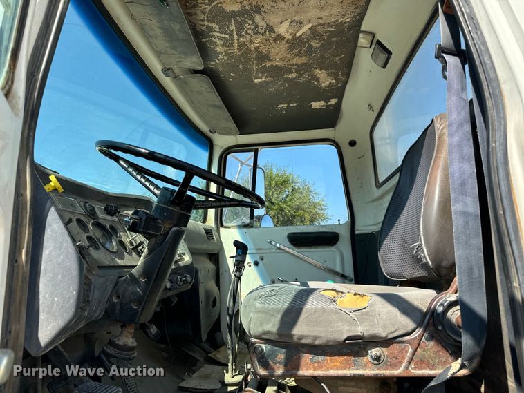 image for item OG9629 1995 Ford  LT8000 ready mix truck